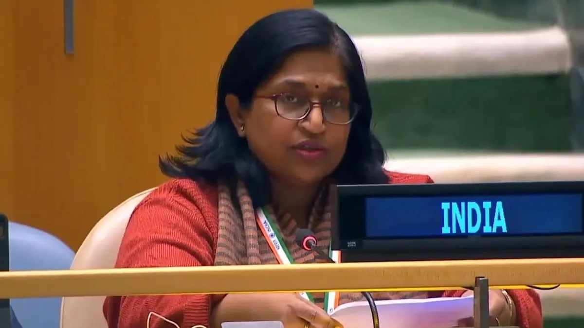 10月27日，第十届联合国大会紧急特别会议就巴以人道主义休战约旦决议草案进行投票，印度弃权。